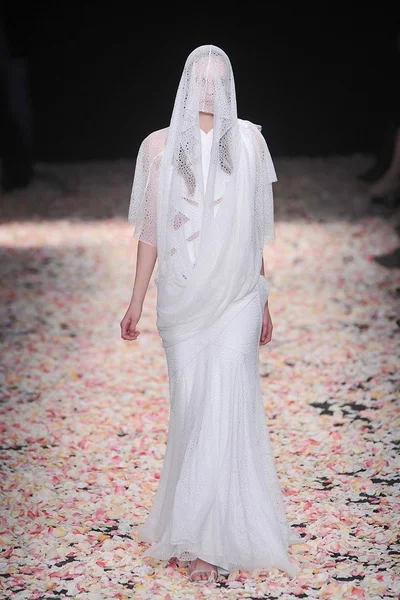 Look 13